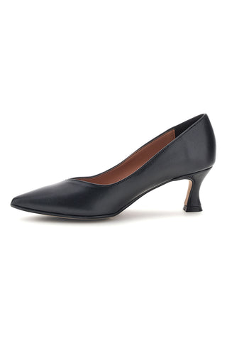 Schwarze Pumps mit mittlerem Absatz und spitzer Zehenpartie von Francesca Gritti 61