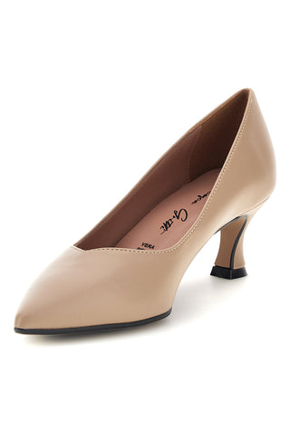 Beigefarbene Pumps mit mittlerem Absatz und spitzer Zehenpartie von Francesca Gritti 61
