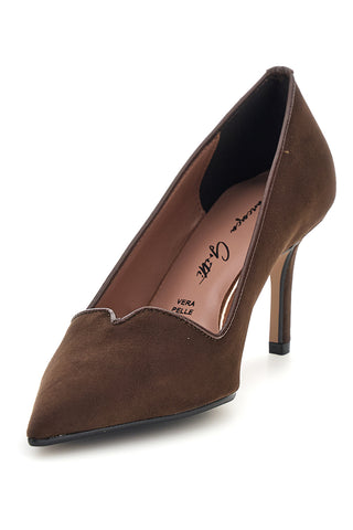 Dunkelbraune Pumps mit Absatz und spitzer Zehenpartie von Francesca Gritti, Modell P7047
