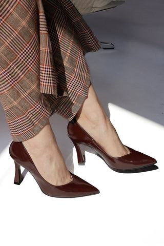 Dunkelbraune Pumps mit Absatz und Lederinnensohle von Francesca Gritti 157