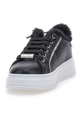 Sneakers nere con pelliccia e dettagli metallici Grazie Girl 153451