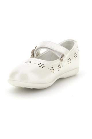 Weiße Ballerinas mit gelochten Blumen Energie E510