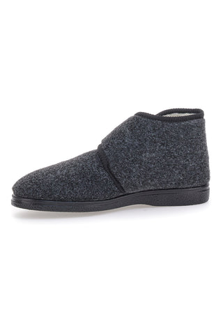 Geschlossene schwarze Hausschuhe JERPOINT CA247