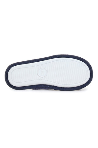 Die ersten 3 blauen Hausschuhe