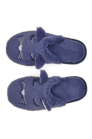 Die ersten 3 blauen Hausschuhe