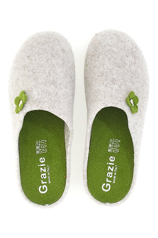Pantofole Beige in Feltro con Fiorellino Verde e Plantare Estraibile Grazie 3003d