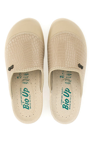 Beige Hausschuhe mit Obermaterial aus glänzendem Leder BIO UP 753