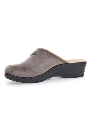 Pantofole taupe con plantare forato e zeppa comfort Fly Flot 90L80X68PE