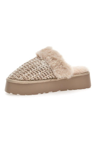Superga S79Y310 – Beige gewebte Hausschuhe mit Plüschfutter