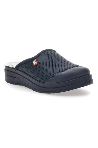 Die atmungsaktiven, blauen Profi-Hausschuhe Mrs Chef 1753 mit anatomischer Innensohle