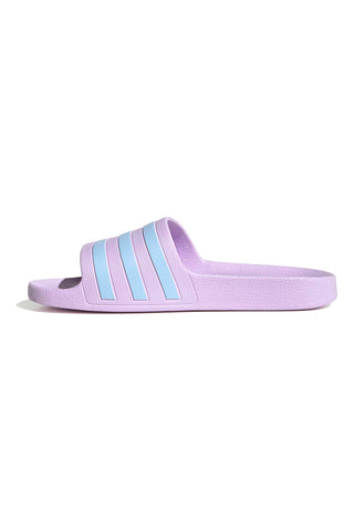 Lila Badeschuhe mit Adidas-Streifen Adilette Aqua