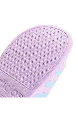Lila Badeschuhe mit Adidas-Streifen Adilette Aqua