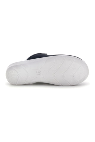 Schwarze Berufsslipper mit anatomischem Fußbett Inblu 5033