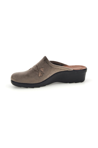 Taupefarbene Hausschuhe mit Herzstickerei Fly flot 90L70536PE