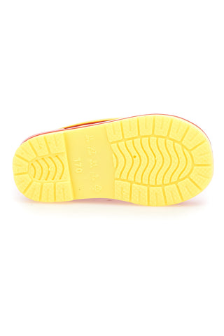 Rote und gelbe Regenstiefel 2T2L 08