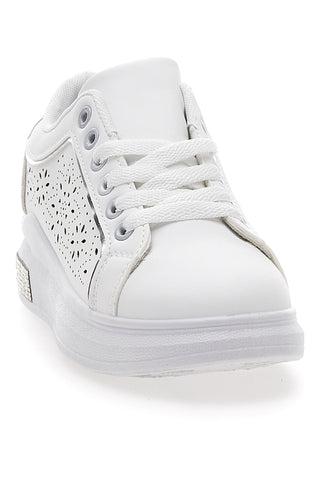 Weiße perforierte Sneakers mit silbernem Detail CAFE' COST BK2440