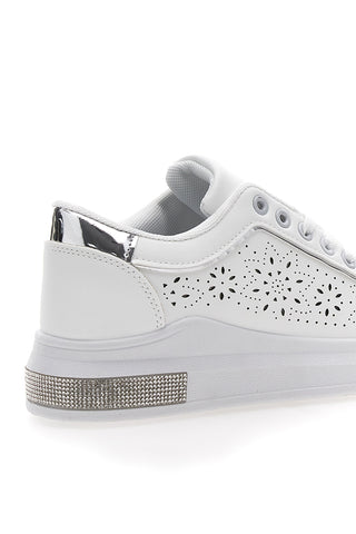 Weiße perforierte Sneakers mit silbernem Detail CAFE' COST BK2440