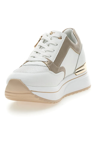 Weiße Schnürschuhe mit verziertem Obermaterial INBLU 426 IN