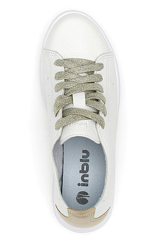 Weiße Sneakers mit platinfarbenen Schnürsenkeln INBLU 51 WG