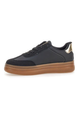 Schwarze Sneaker mit karamellfarbenen Sohlen und goldenen Details Me & Me GB2026