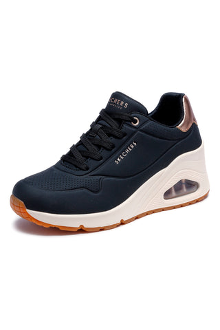 Schwarze Sneakers mit Keilabsatz und metallischen Details Skechers UNO Wedge Hi Steps