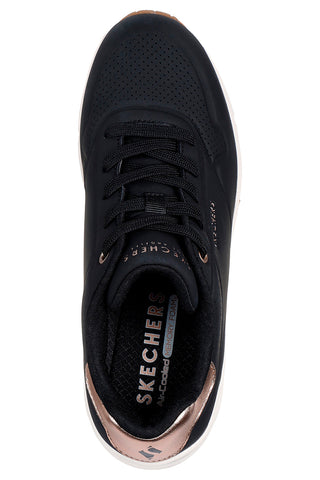 Schwarze Sneakers mit Keilabsatz und metallischen Details Skechers UNO Wedge Hi Steps