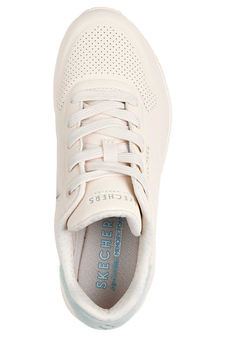 Beige Turnschuhe mit salbeigrünen Einsätzen und Skech-Air Skechers Uno Pop Back
