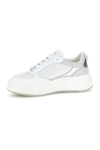 Weiße Turnschuhe mit silberner Verzierung Ferre F750