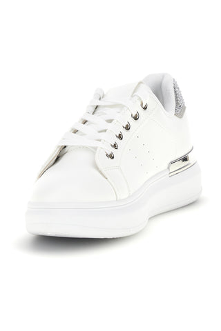 Weiße Turnschuhe mit silbernen Verzierungen Café Cost 45JH07267