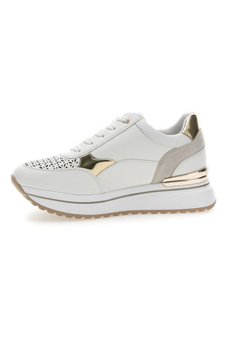 Sneakers bianche traforate con dettagli oro e zeppa Inblu 478IN