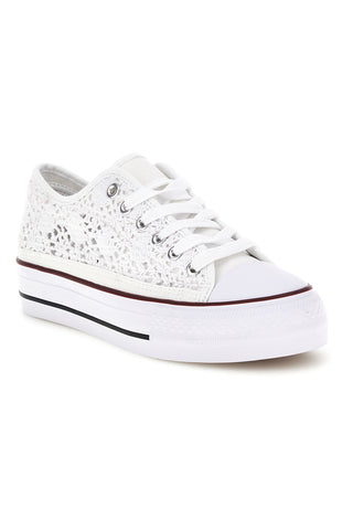 Sneakers bianche in tela con trama ricamata traforata con lacci 2T2L 8013