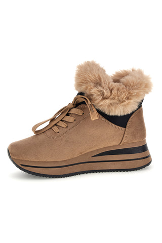 Beigefarbene hohe Sneaker mit Fellbesatz und Keilabsatz von Laura Biagiotti, Modell 9255M