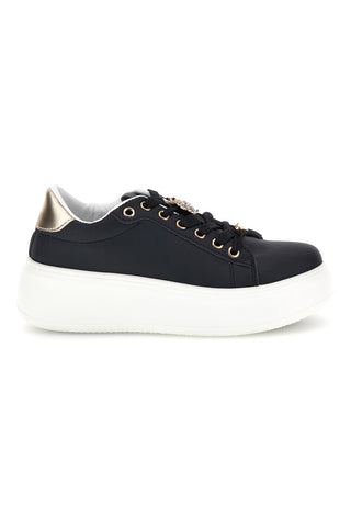 Schwarze Plateau-Schuhe mit goldenen Details „First Lady“ GB2019