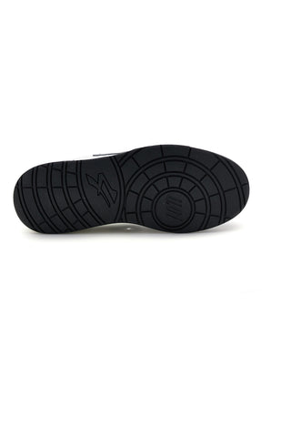 Weiße und graue Lederschuhe mit perforierter Zehe U.power U1400BC