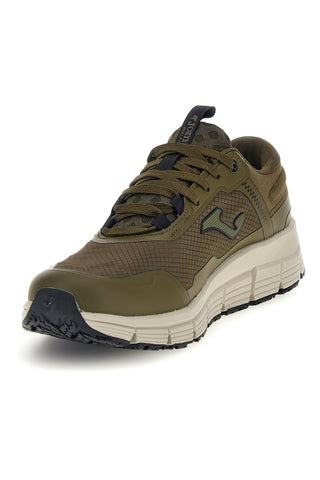 Grüne Sneaker aus Stoff mit Joma-Logo an der Seite CNEROW2623