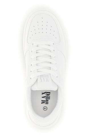 Weiße Sneaker mit Lochmuster von Max Dillan B008