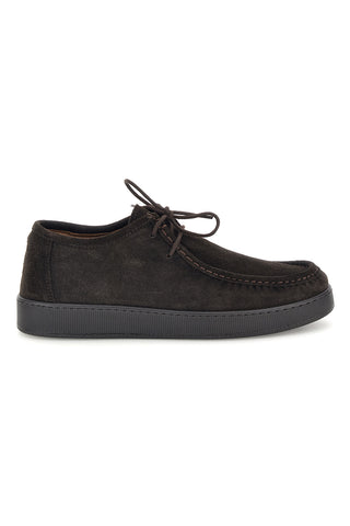 Braune, flache Schnürschuhe aus Leder mit Mokassin-Naht 2 Ptr 550