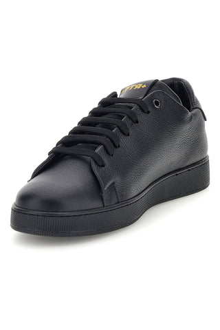 Schwarze Low-Top-Sneaker mit kontrastierendem Logo Ptr 3100