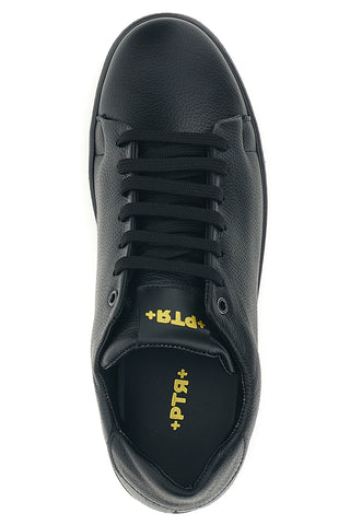 Schwarze Low-Top-Sneaker mit kontrastierendem Logo Ptr 3100