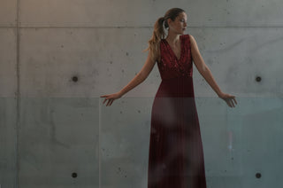 Welche Schuhe zu einem roten Kleid passen: ein Leitfaden für jede Gelegenheit