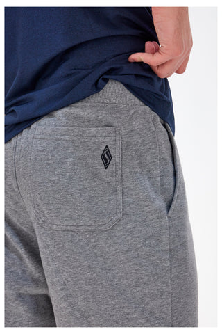 Skechers Explorer 9 graue Shorts