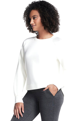 Skechers GO DRI SWIFT Tee – Lavendelfarbenes T-Shirt mit Rundhalsausschnitt