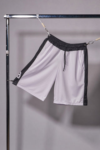 BOARDMAN BRDM6 Kniehohe perforierte Sportshorts in Schwarz und Weiß