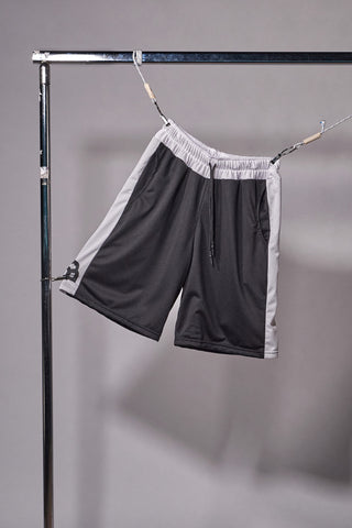 Schwarze kniehohe perforierte Sportshorts Weiß und Schwarz Made in Italy BOARDMAN BRDM6