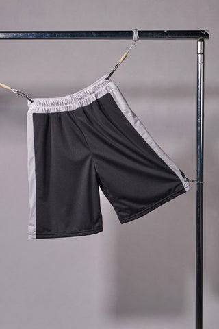 Schwarze kniehohe perforierte Sportshorts Weiß und Schwarz Made in Italy BOARDMAN BRDM6