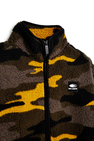 Giacca camouflage in pile teddy con zip e patch logo No limits MAPF006W25