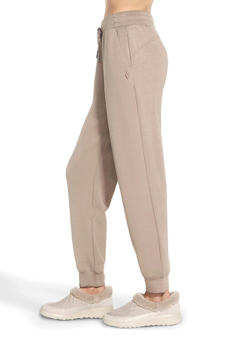 Weiche Jogginghose in Taubengrau mit Cozy Fit: Skechers Cozy Luxe Jogger PT149