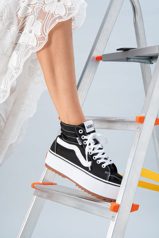 Sneakers mit Flatform Vans Hi Tapere Schwarz und Weiß
