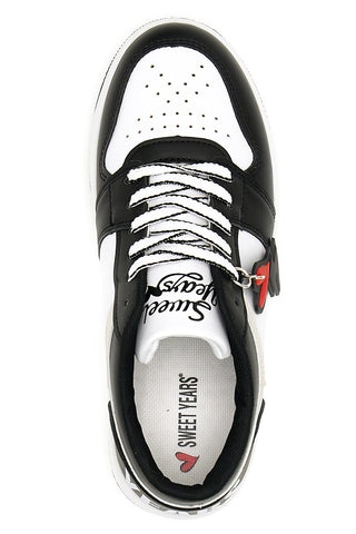 Schwarze Sneakers „Sweet Years 8580“.