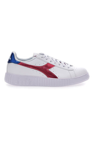 Weiße Sneakers mit Schnürsenkeln Diadora Step P Teatime